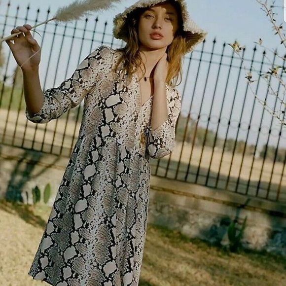 Maeve by Anthropologie Juno Snakeskin V-neck dress - Picture 10 of 10